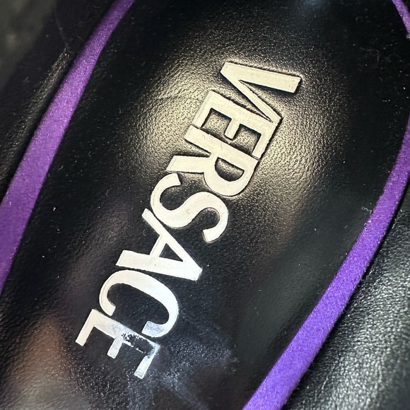 Versace Tempest Pump - Satin Purple - Size 39.5 (fits like a US size 8) - Picture 7 of 17